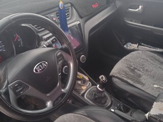 2015 Kia Rio III Рестайлинг, белый, 1150000 рублей, вид 4