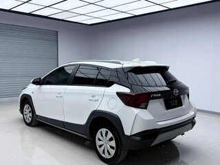 2022 Toyota Yaris L XP150 Рестайлинг, белый, 1360000 рублей, вид 4