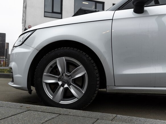 2015 Audi A1 I (8X) Рестайлинг, белый, 1050000 рублей - вид 17