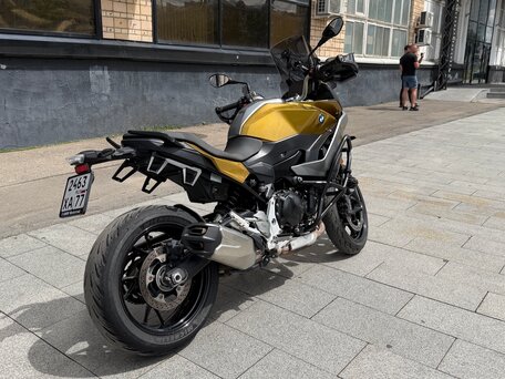 2021 BMW F 900 XR, золотистый, 699990 рублей, вид 4