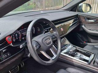 2018 Audi Q8 55 TFSI I (4M), серый, 7999999 рублей, вид 5