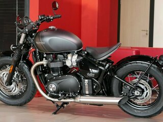 2024 Triumph Bonneville Bobber, серый, 1840000 рублей, вид 2