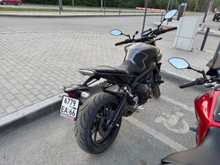 2015 Yamaha MT-09 (FZ-09), серый, 670000 рублей, вид 4