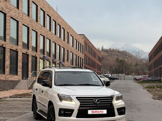 2013 Lexus LX 570 III Рестайлинг, белый, 4700000 рублей, вид 3