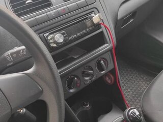 2014 Volkswagen Polo V, серебристый, 900000 рублей, вид 4
