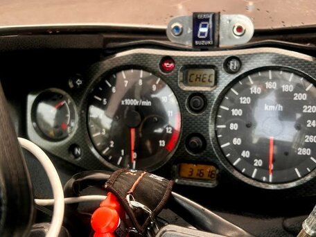 2001 Suzuki GSX 1300 R Hayabusa, серый, 650000 рублей, вид 2