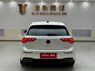 2023 Volkswagen Golf VIII, белый, 1970000 рублей, вид 5
