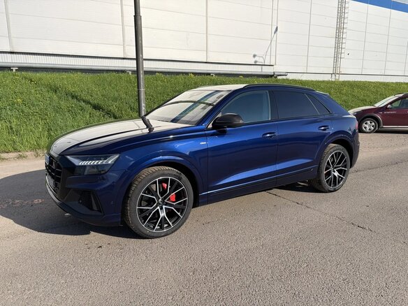 2021 Audi Q8 45 TDI I (4M), синий, 7950000 рублей - вид 1