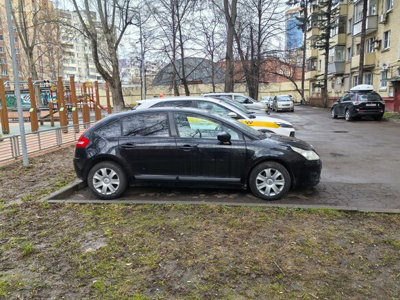 2010 Citroen C4 I Рестайлинг, чёрный, 325000 рублей - вид 3