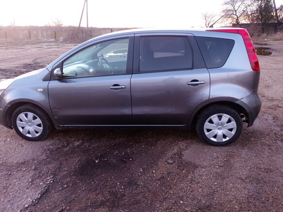 2009 Nissan Note I Рестайлинг, серый, 650000 рублей - вид 3