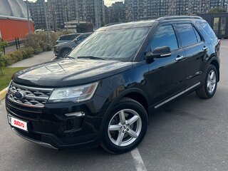 2018 Ford Explorer V Рестайлинг 2, чёрный, 2370000 рублей, вид 1