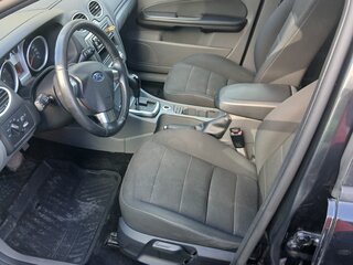 2010 Ford Focus II Рестайлинг, чёрный, 650000 рублей, вид 5