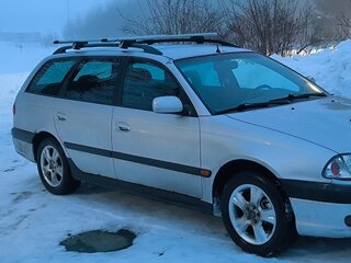 2001 Toyota Avensis I Рестайлинг, серебристый, 310000 рублей, вид 1