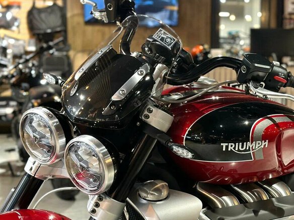 2023 Triumph Rocket 3, красный, 2990000 рублей - вид 6