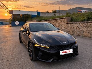 2020 Kia K5 III, чёрный, 1950000 рублей, вид 1