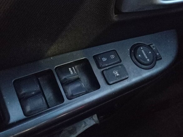 2012 Kia Rio 4-speed III, белый, 700000 рублей - вид 7