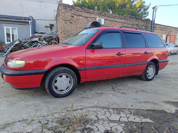 1995 Volkswagen Passat B4, красный, 220000 рублей