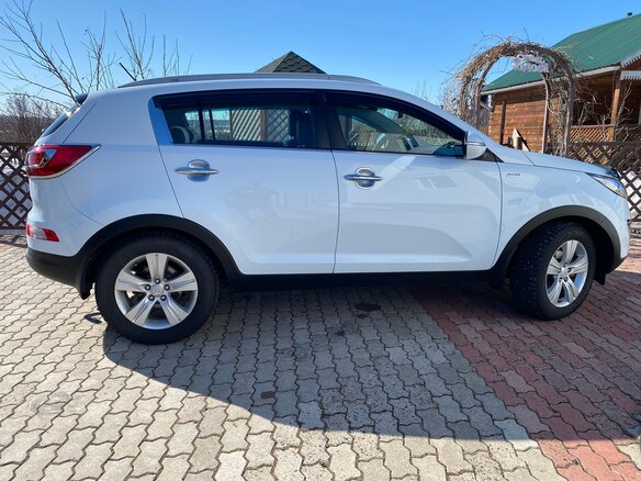 2011 Kia Sportage III, белый, 1250000 рублей - вид 1