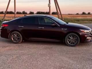 2019 Kia Optima IV Рестайлинг, красный, 1600000 рублей, вид 3