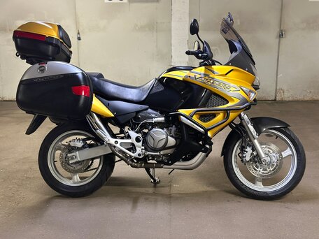 2009 Honda XL1000V Varadero, золотистый, 680000 рублей, вид 1