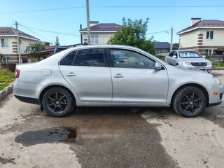 2009 Volkswagen Jetta V, серый, 1100000 рублей, вид 4