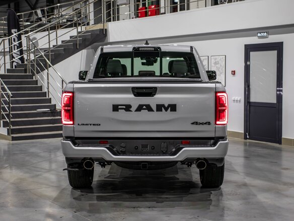 2026 Ram 1500 Crew Cab eTorque V Рестайлинг, серебристый, 11300000 рублей - вид 10