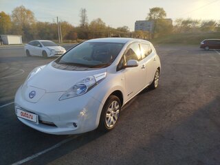 2013 Nissan Leaf (EM57) I (ZE0/AZE0), белый, 620000 рублей, вид 1