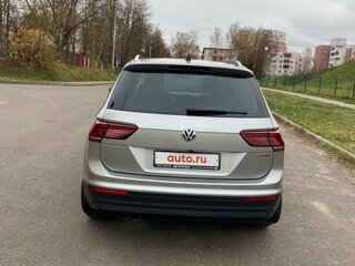 2019 Volkswagen Tiguan II, серый, 2170000 рублей, вид 5