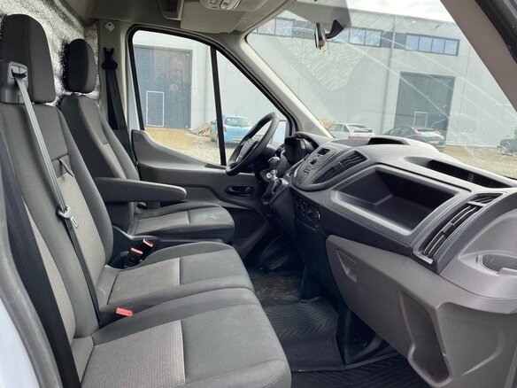 2021 Ford Transit Custom, белый, 3000000 рублей - вид 3