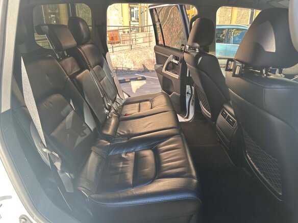 2014 Toyota Land Cruiser 200 Series Рестайлинг 1, белый, 3900000 рублей - вид 12