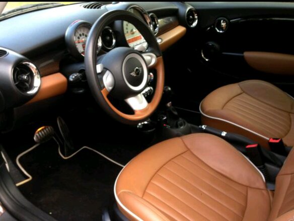 2010 Mini Hatch Cooper S II (R56) Рестайлинг, коричневый - вид 3