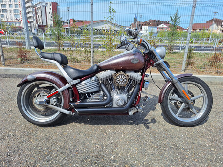 2009 Harley-Davidson Rocker C, пурпурный, 750000 рублей, вид 2