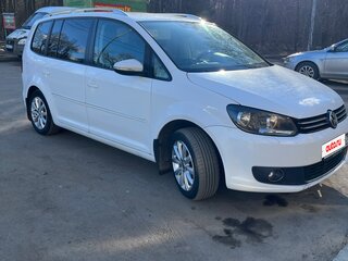 2012 Volkswagen Touran I Рестайлинг 2, белый, 849999 рублей, вид 3