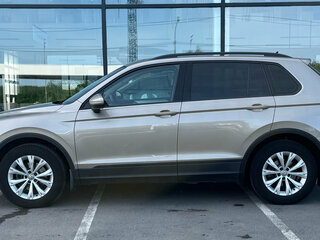 2020 Volkswagen Tiguan II, золотистый, 1860000 рублей, вид 5