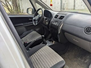 2012 Suzuki SX4 I (Classic) Рестайлинг, белый, 740000 рублей, вид 3