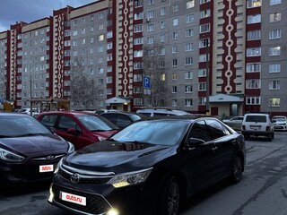 2015 Toyota Camry VII (XV50) Рестайлинг, чёрный, 2630000 рублей, вид 1