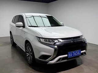 2022 Mitsubishi Outlander III Рестайлинг 3, белый, 2100111 рублей, вид 3