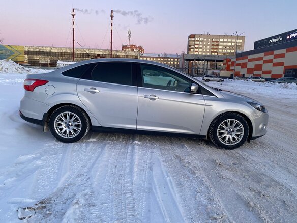 2011 Ford Focus III, серебристый, 1200000 рублей - вид 4