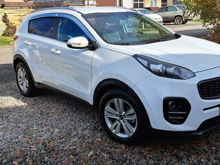 2018 Kia Sportage IV Рестайлинг, белый, 1749000 рублей, вид 3