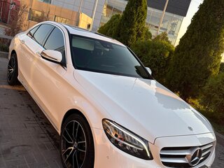 2018 Mercedes-Benz C-Класс 220 d IV (W205) Рестайлинг, белый, 3000000 рублей, вид 2