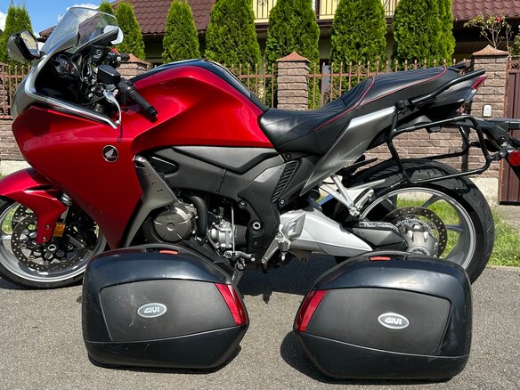 2010 Honda VFR 1200, красный, 1050000 рублей - вид 12