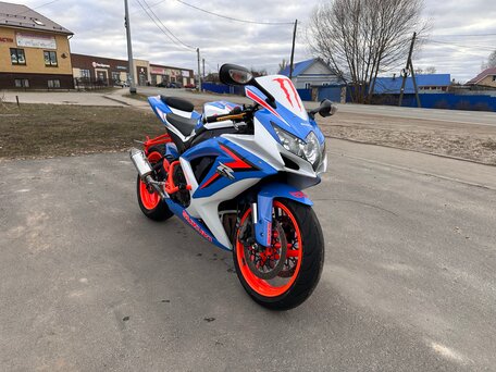 2010 Suzuki GSX-R 750, белый, 1050000 рублей, вид 2