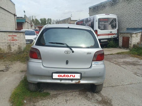 2000 Toyota Vitz I (P10), серебристый, 140000 рублей, вид 5