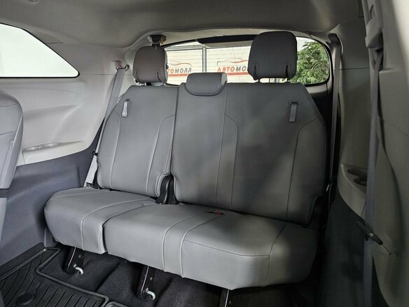 2022 Toyota Sienna IV, серый, 4299000 рублей - вид 17