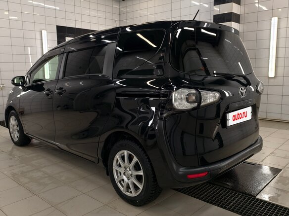 2015 Toyota Sienta II, чёрный, 1100000 рублей - вид 3