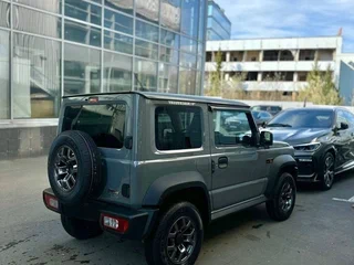 2023 Suzuki Jimny Sierra IV, серый, 2800000 рублей, вид 3