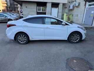 2015 Hyundai Elantra V (MD) Рестайлинг, белый, 1100000 рублей, вид 2