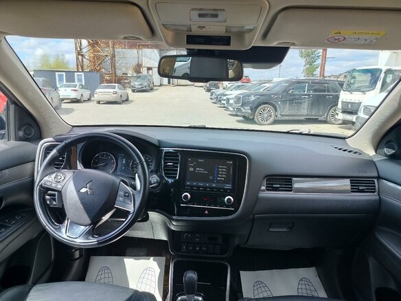 2022 Mitsubishi Outlander III Рестайлинг 3, белый - вид 7