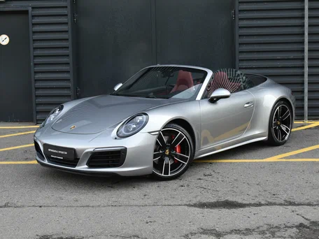 2017 Porsche 911 Carrera 4S VII (991) Рестайлинг, серебристый, 11000000 рублей, вид 1