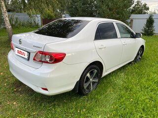 2013 Toyota Corolla X (E140, E150) Рестайлинг, белый, 1300000 рублей, вид 4